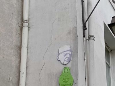Stickers A2 rue des Mauvais Garçons — Street art de A2, Gzup à Paris