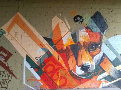 Renard à facettes et crâne fleuri — Street art de Bill Knospi à Berlin