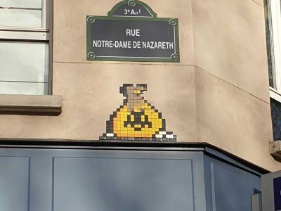 Invader PA_1347 Pixel Pumpkin — Street art by Invader in Paris