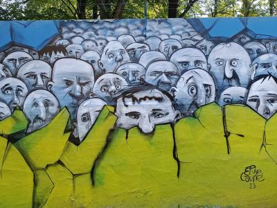 Crowd of Faces as Ukraine Tribute — Street art in Rīga