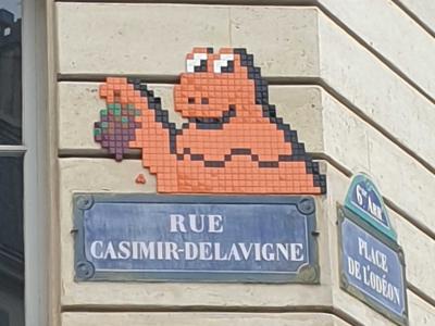 Casimir the Vine by Mifamosa — Street art by Mifamosa in Paris