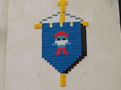 Mosaïque écu pixel art, Angers — Street art à Angers