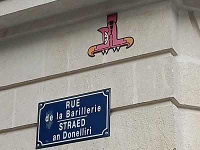 Sticker Oré sur mur nantais — Street art de Oré à Nantes