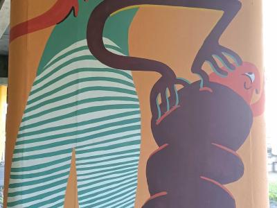 Figures surrealistes au pont Patiltes — Street art à Rīga