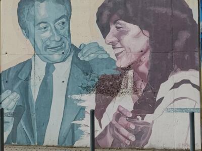 Deux portraits monochromes qui se rejoignent — Street art à Lisboa