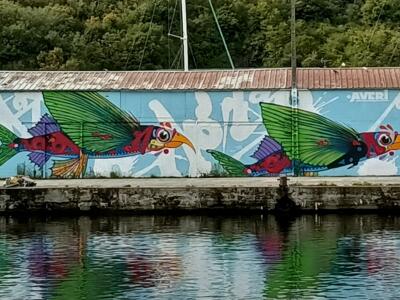 Oiseaux tropicaux du quai, par Averi et Marko 93 — Street art de Marko 93, Averi à Saint-Brieuc