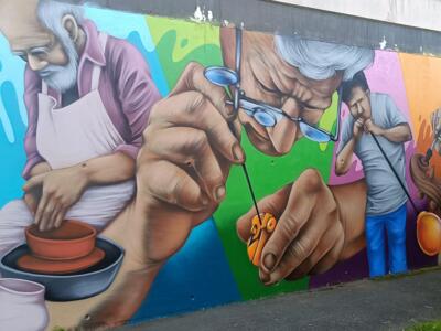 Mains de potier et d'horloger — Street art à Plérin