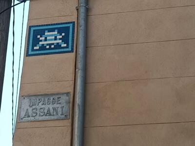 Blue Invader on Impasse Assani — Street art by Invader in Marseille