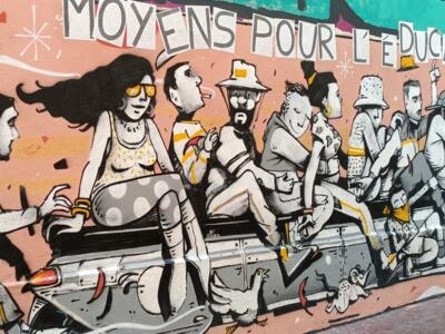 Des moyens pour l'éducation par Difuz et Jo Ber — Street art de Jo Ber, Difuz à Marseille