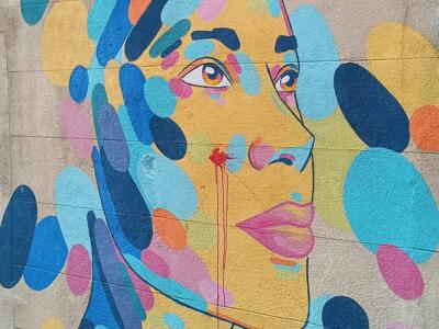 Face in coloured dots by Manyoly — Street art by Manyoly in Marseille