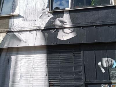 Le couple de 1900 en papier collé — Street art à Köln