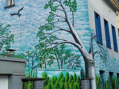 Pignon en ciel et arbre à l'œil — Street art à Köln