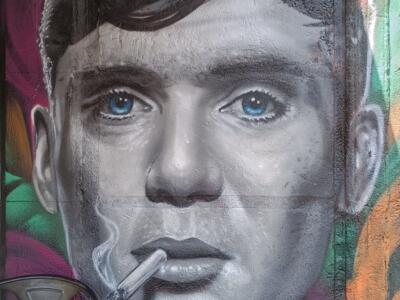 Thomas Shelby with a cigarette — Street art in Marseille