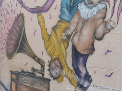Jungle Jam au gramophone par Poasson — Street art de Poasson à Marseille