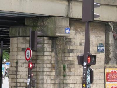 PA_41, Space Invader de l'avenue Corentin-Cariou — Street art de Invader à Paris