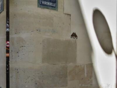 PA_43, Space Invader on Rue Gît-le-Cœur — Street art by Invader in Paris