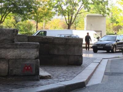 PA_60, Space Invader on Rue du Jour — Street art by Invader in Paris
