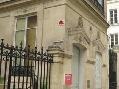 PA_80, Space Invader on Rue Ballu — Street art by Invader in Paris