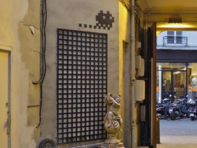 PA_103, Space Invader on Rue du Temple — Street art by Invader in Paris