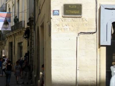 MPL_10, Space Invader de la place Pétrarque — Street art de Invader à Montpellier