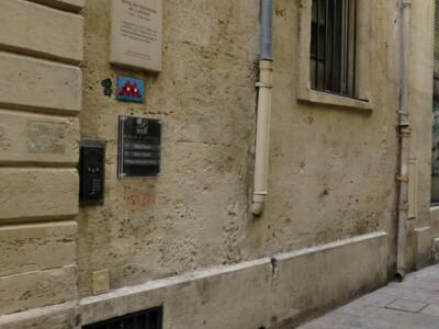 MPL_15, Space Invader on 4 Rue des Trésoriers de la Bourse — Street art by Invader in Montpellier