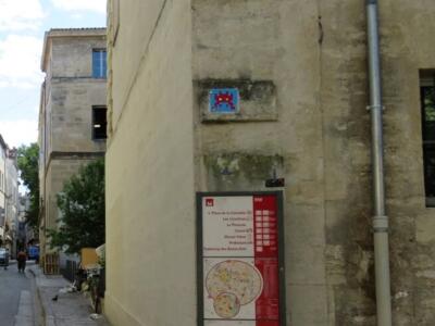 MPL_25, Space Invader de la rue des Écoles Laïques — Street art de Invader à Montpellier