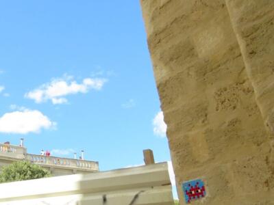 MPL_26, Space Invader de la rue de l'Hôtel de Ville — Street art de Invader à Montpellier