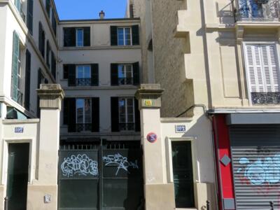 PA_330, Space Invader on 102 Rue du Faubourg Poissonnière — Street art by Invader in Paris