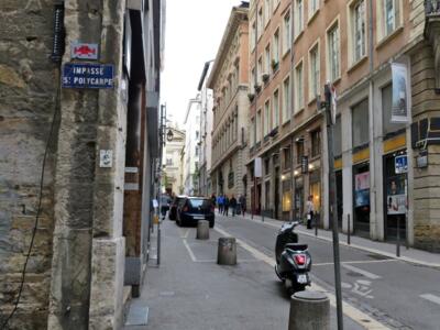 LY_22, Space Invader on 2 Impasse Saint-Polycarpe — Street art by Invader in Lyon