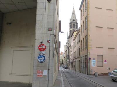 LY_05, Space Invader on Rue des Tables-Claudiennes — Street art by Invader in Lyon