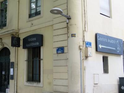 MPL_41, Space Invader on Rue de la Trente Deuxième — Street art by Invader in Montpellier