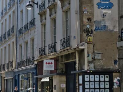 PA_455, Space Invader on 48 Rue Mazarine — Street art by Invader in Paris
