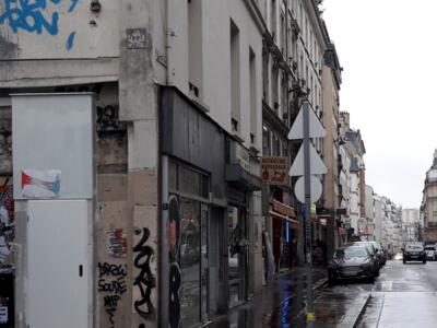 PA_446, Space Invader on 172 Rue St-Maur — Street art by Invader in Paris