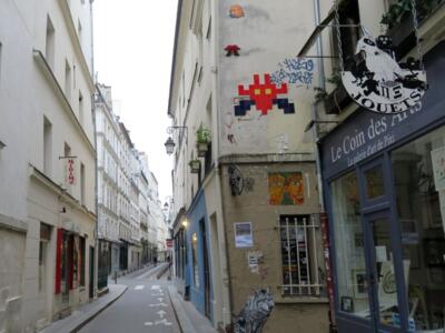 PA_550, Space Invader on 6 Rue de l'Échaudé — Street art by Invader in Paris
