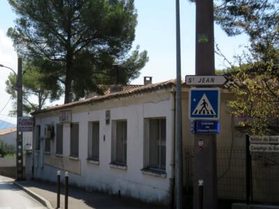 LCT_01, Space Invader on Chemin de l'Homme Rouge — Street art by Invader in La Ciotat