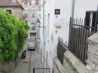PA_639, Space Invader on Rue de la Mire — Street art by Invader in Paris