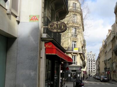 PA_653, Space Invader on 33 Rue du Colisée — Street art by Invader in Paris