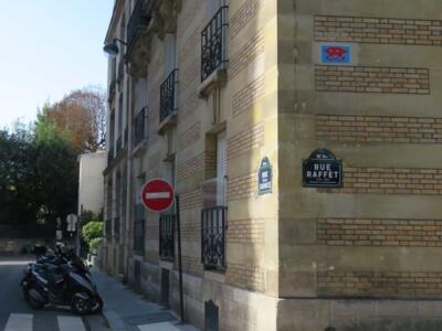 PA_691, Space Invader de la rue de la Source — Street art de Invader à Paris