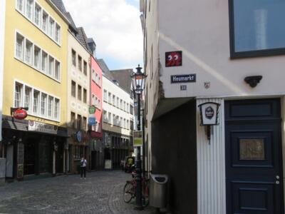 KLN_09, Space Invader de Salzgasse 1–13 — Street art de Invader à Köln