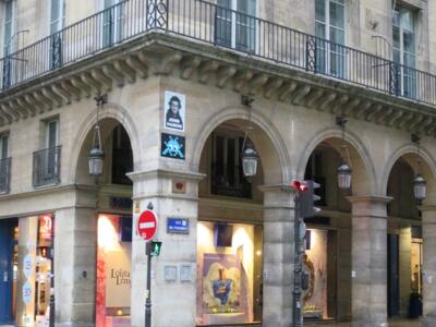 PA_893, Space Invader on Rue Saint-Honoré — Street art by Invader in Paris
