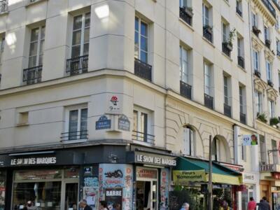 PA_948, Space Invader on 1–9 Rue de l'Échiquier — Street art by Invader in Paris