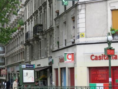 PA_960, Space Invader on 151 Boulevard de Charonne — Street art by Invader in Paris