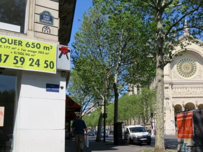 PA_1025, Space Invader on 7 Place Saint-Augustin — Street art by Invader, A2 in Paris