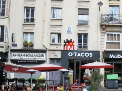 PA_1047, Space Invader on 88 ter Avenue Parmentier — Street art by Invader in Paris
