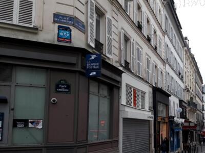 PA_1053, Space Invader on Rue des Abbesses — Street art by Invader in Paris