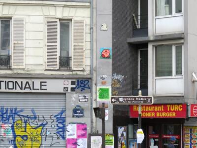 PA_1069, Space Invader on 121 Rue des Amandiers — Street art by Invader in Paris