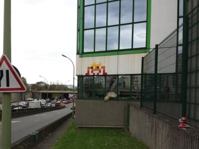 PA_1110, Space Invader de la direction de la Voirie et des Déplacements — Street art de Invader à Paris
