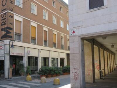 RA_07, Space Invader de Piazza Caduti per la Libertà — Street art de Invader à Ravenna