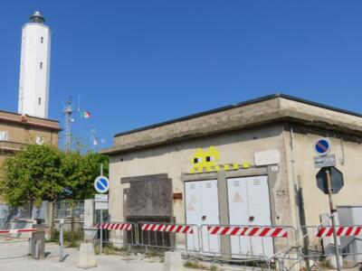 RA_23, Space Invader on Via Molo Dalmazia — Street art by Invader in Ravenna