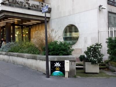 PA_1177, Space Invader on Agence France Presse — Street art by Invader in Paris